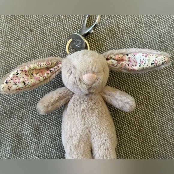 Jellycat Blossom Beige Bunny 'Petal'
Bag Charm Excellent Condition! - Picture 4 of 9